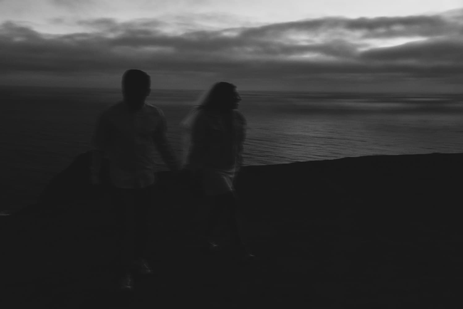 Fotografía de save the date en Ensenada Baja California por fotógrafo de bodas destino en México